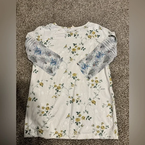 Sale🎉POL Layered Floral Tunic with Yellow & Blue Flowers and Lace Accent Sleeves - Picture 2 of 6